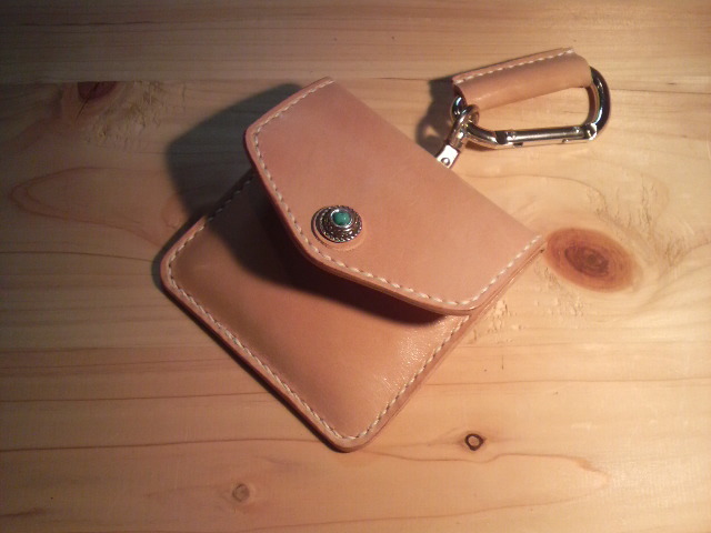 バイカー用 サドルレザーの携帯灰皿 ハーレーと気ままな生活